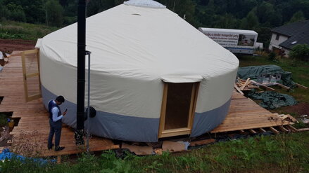 jurta na celoroční bydlení průměr 8m - 50m2